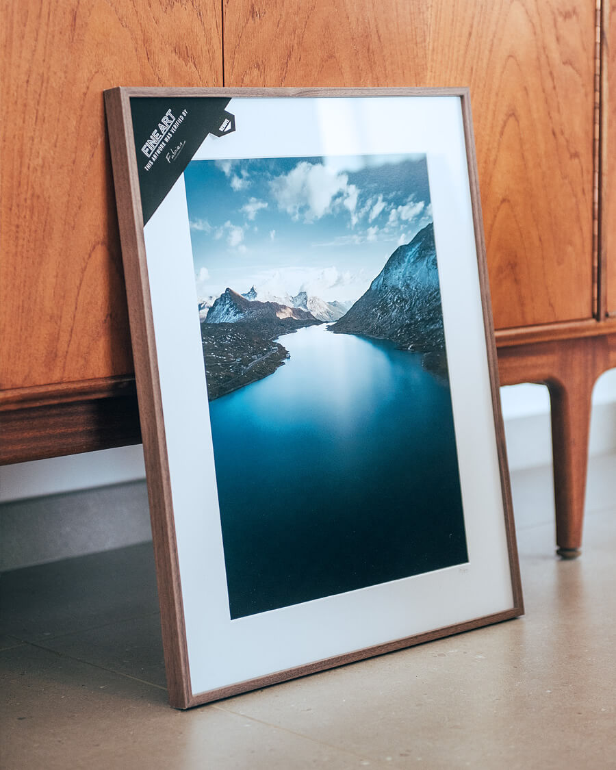 MEDIUM / WALNUT FRAME