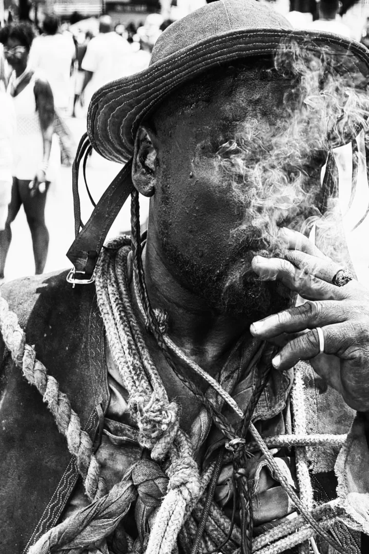 Smoking Man / Homem Fumando